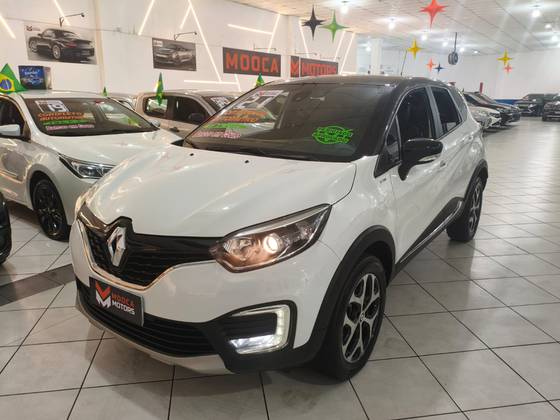 RENAULT CAPTUR 1.6 16V SCE FLEX BOSE X-TRONIC RENAULT CAPTUR 1.6 16V SCE FLEX BOSE X-TRONIC